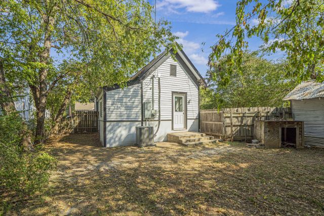 1010 E Main Street, Gainesville, TX 76240