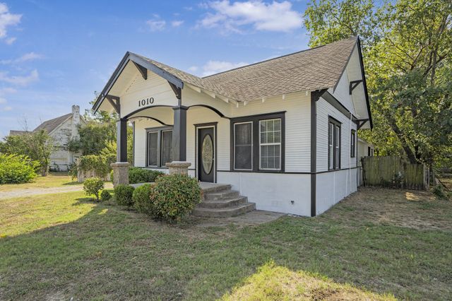 1010 E Main Street, Gainesville, TX 76240