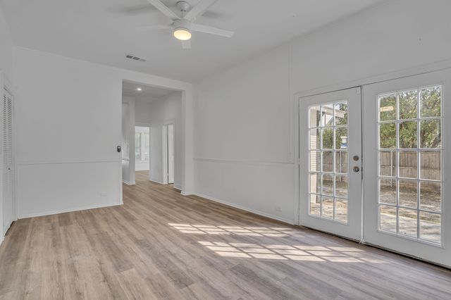 1010 E Main Street, Gainesville, TX 76240