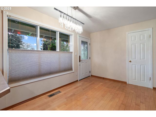 1920 Ne 127TH Ave, Portland, OR 97230