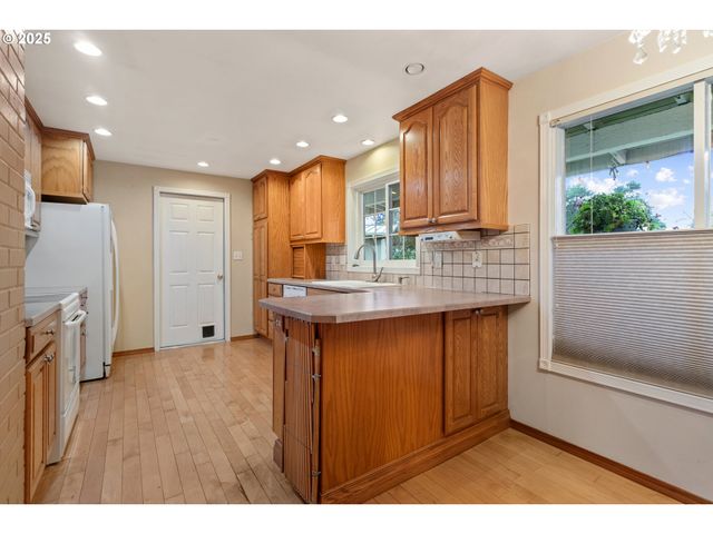 1920 Ne 127TH Ave, Portland, OR 97230