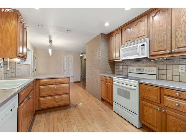 1920 Ne 127TH Ave, Portland, OR 97230