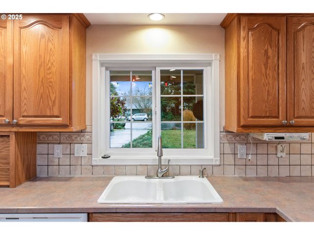 1920 Ne 127TH Ave, Portland, OR 97230