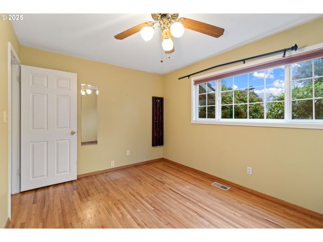 1920 Ne 127TH Ave, Portland, OR 97230