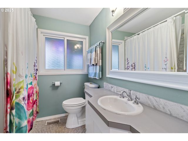 1920 Ne 127TH Ave, Portland, OR 97230