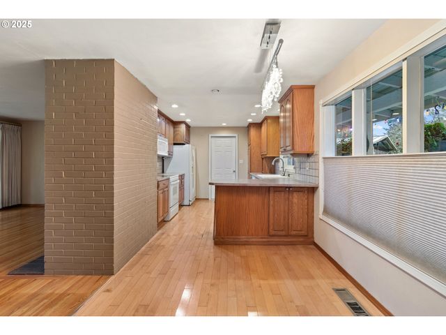 1920 Ne 127TH Ave, Portland, OR 97230