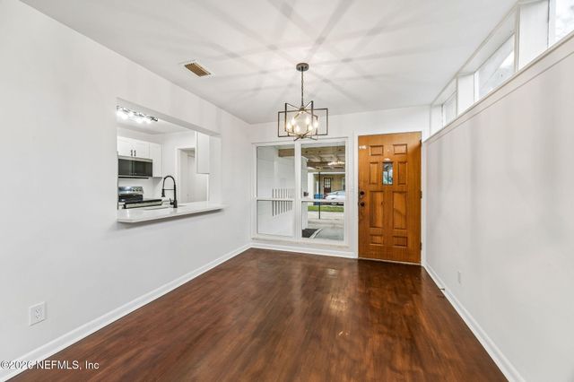 2431 WARFIELD Avenue, Jacksonville, FL 32218