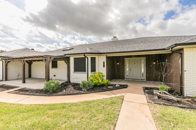 3711 Indian Creek Trail, Granbury, TX 76049