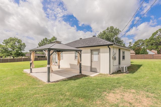 3711 Indian Creek Trail, Granbury, TX 76049