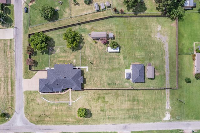 3711 Indian Creek Trail, Granbury, TX 76049