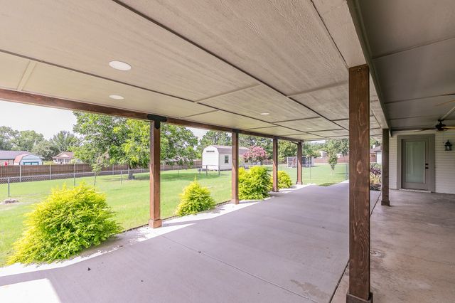 3711 Indian Creek Trail, Granbury, TX 76049