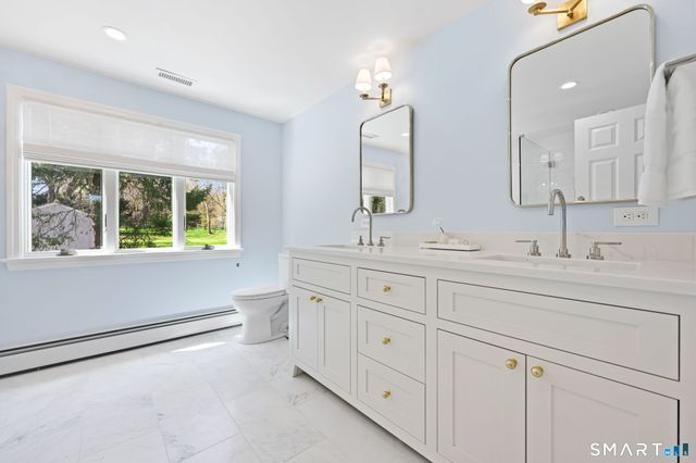 40 Shadow Lane, New Canaan, CT 06840