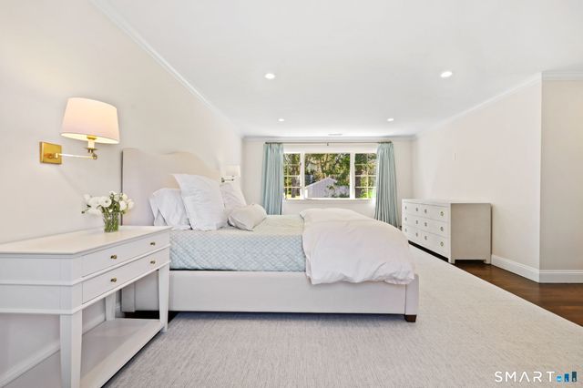 40 Shadow Lane, New Canaan, CT 06840