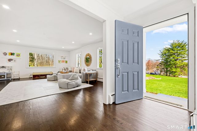 40 Shadow Lane, New Canaan, CT 06840