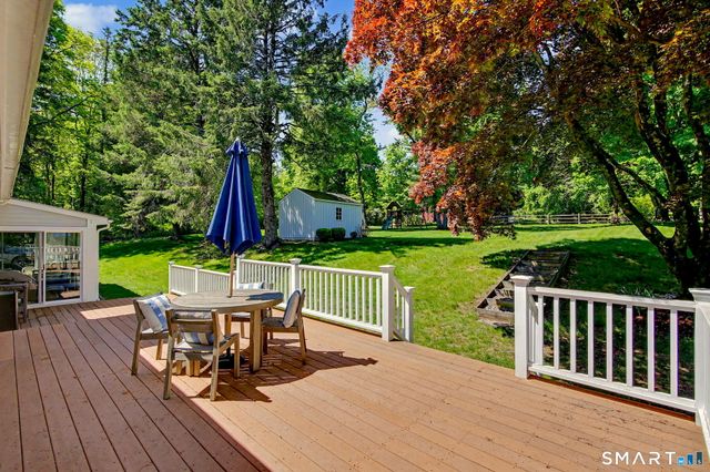 40 Shadow Lane, New Canaan, CT 06840
