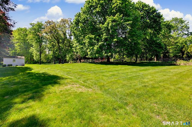 40 Shadow Lane, New Canaan, CT 06840