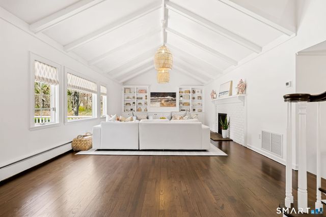 40 Shadow Lane, New Canaan, CT 06840