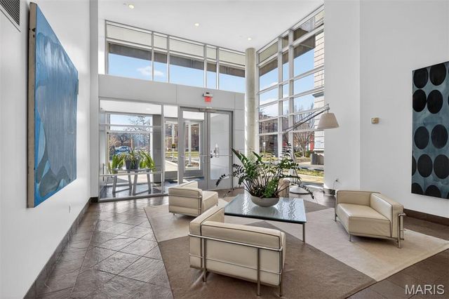 4545 Lindell Boulevard 20, St Louis, MO 63108