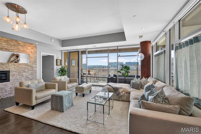 4545 Lindell Boulevard 20, St Louis, MO 63108