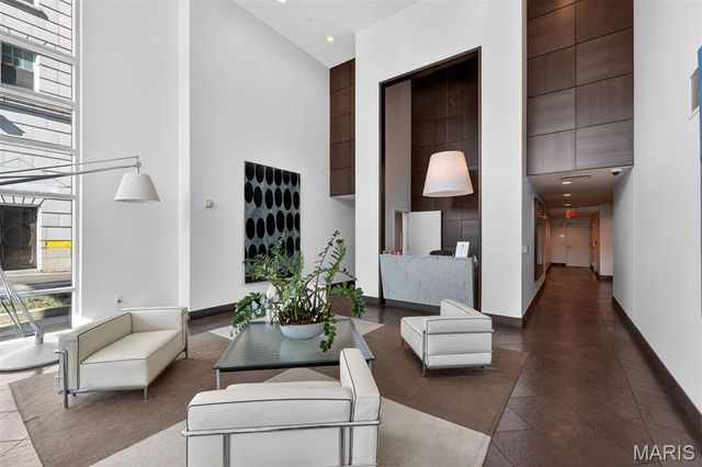 4545 Lindell Boulevard 20, St Louis, MO 63108