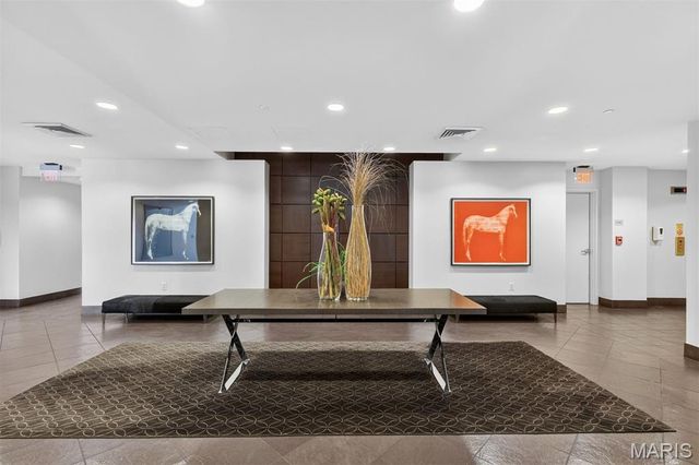 4545 Lindell Boulevard 20, St Louis, MO 63108