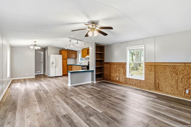 636 Balsa, Canyon Lake, TX 78133