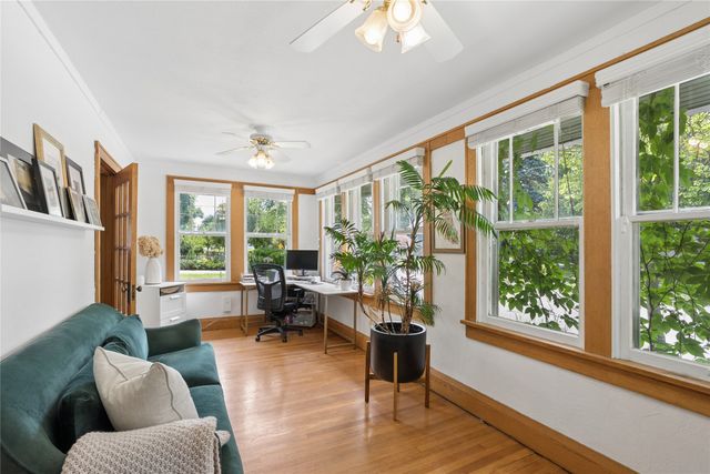 701 45th Place, Des Moines, IA 50312
