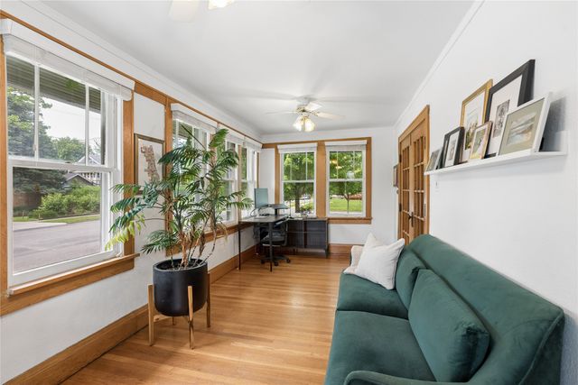 701 45th Place, Des Moines, IA 50312