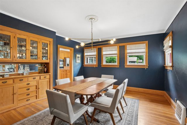 701 45th Place, Des Moines, IA 50312