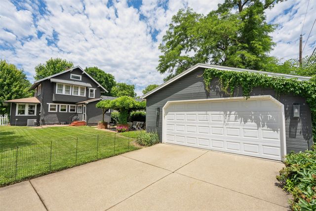 701 45th Place, Des Moines, IA 50312