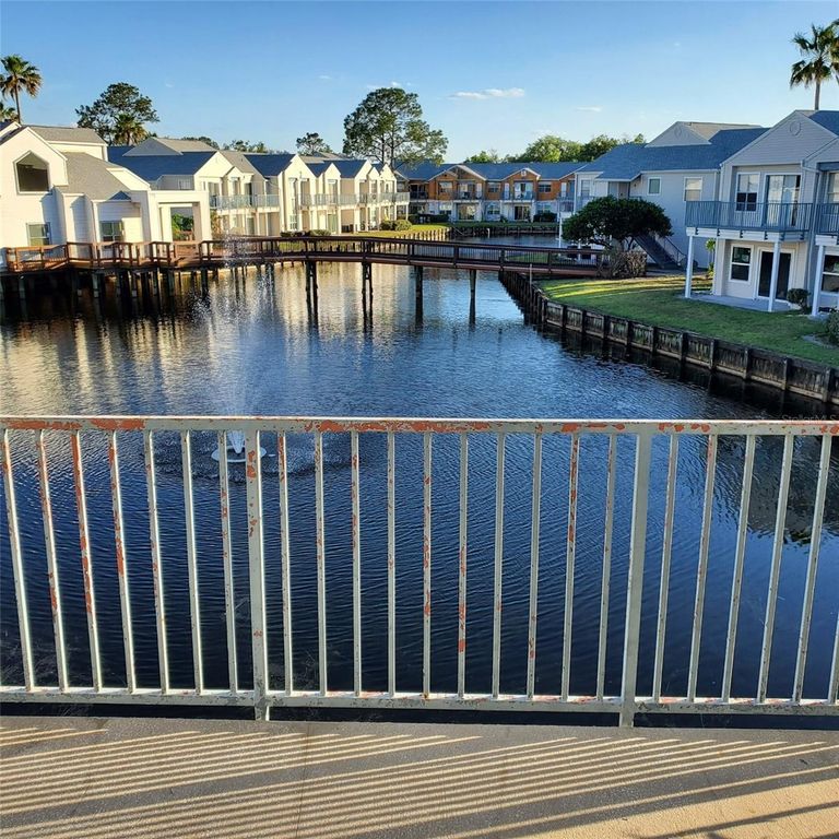 Image 10 of property listing at 2504 WOODGATE BOULEVARD 205, Orlando, FL 32822