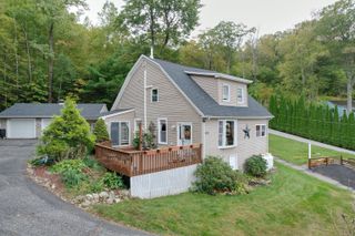 819 East Wakefield Boulevard, Winchester, CT 06098
