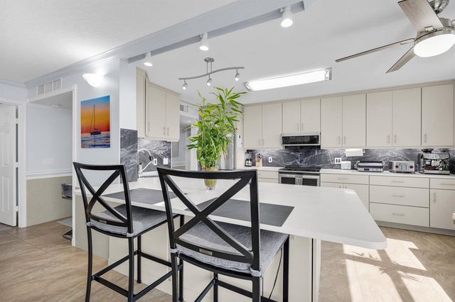 5049 N Hwy A1a 1905, Hutchinson Island, FL 34949
