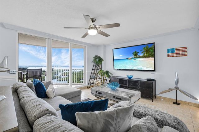 5049 N Hwy A1a 1905, Hutchinson Island, FL 34949