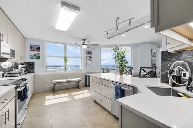 5049 N Hwy A1a 1905, Hutchinson Island, FL 34949