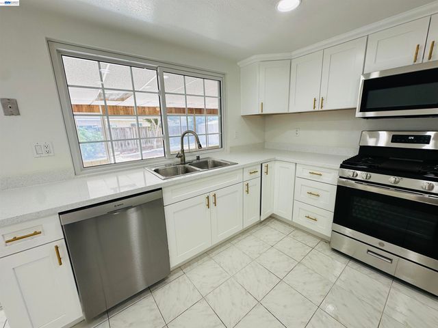 4506 Birchwood Ct, Union City, CA 94587