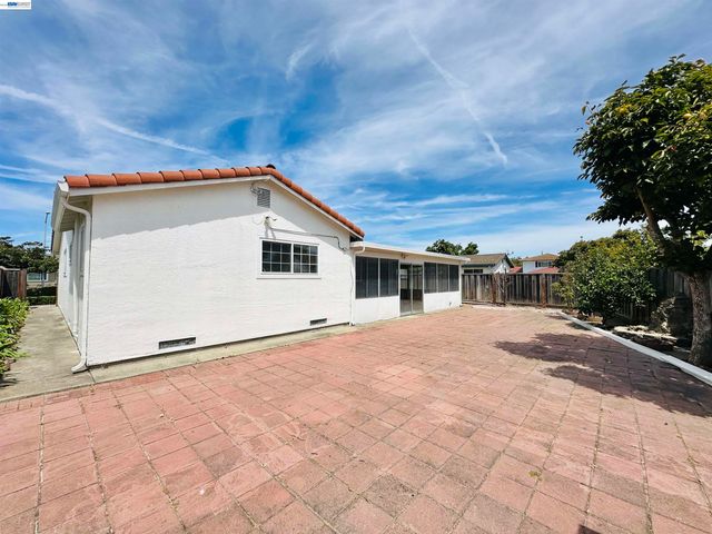 4506 Birchwood Ct, Union City, CA 94587