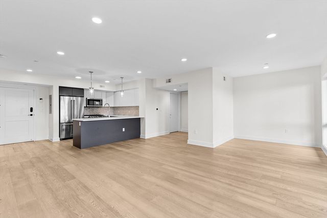 85 Willow Ct 302, Boston, MA 02125