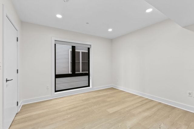 85 Willow Ct 302, Boston, MA 02125