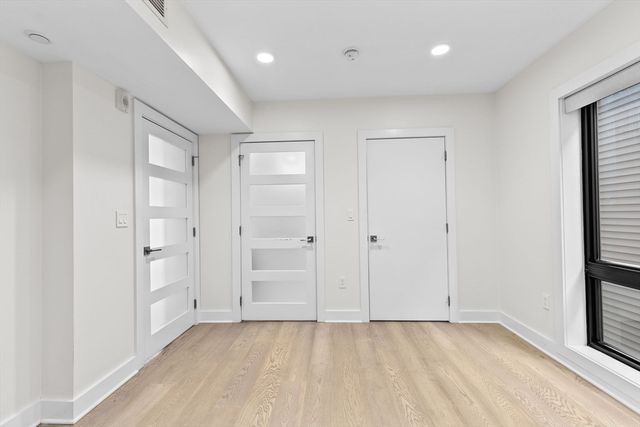 85 Willow Ct 302, Boston, MA 02125
