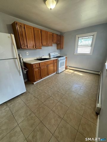 76 Birdsey Street 2L, Bridgeport, CT 06610