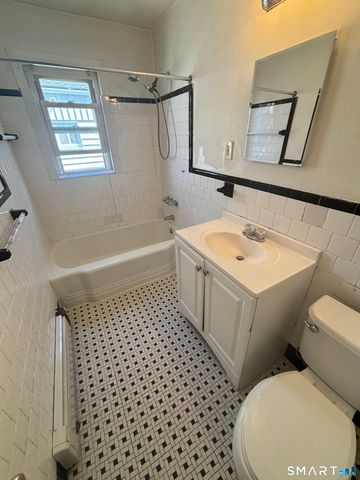 76 Birdsey Street 2L, Bridgeport, CT 06610