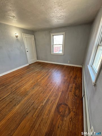 76 Birdsey Street 2L, Bridgeport, CT 06610