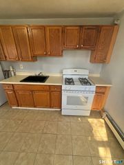 76 Birdsey Street 2L, Bridgeport, CT 06610