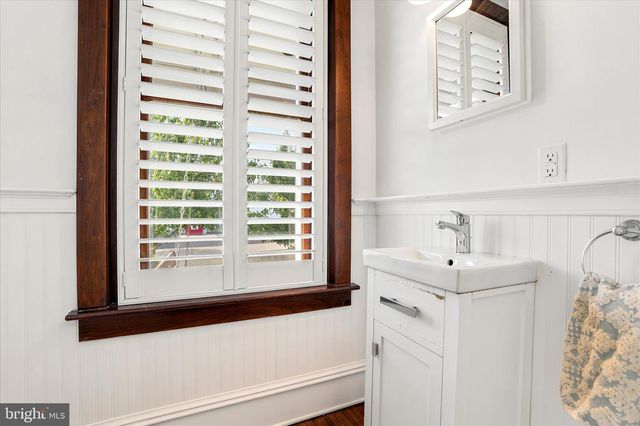 251 3RD AVE, Phoenixville, PA 19460