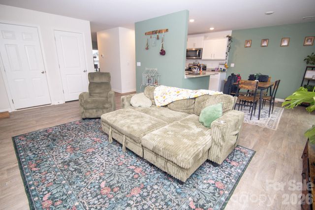 109 Bunting Drive, Lexington, NC 27295