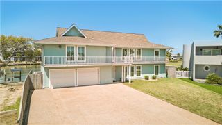 25 Blue Heron Dr, Rockport, TX 78382