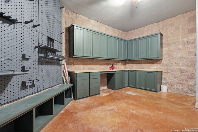 2435 Winding View, San Antonio, TX 78260