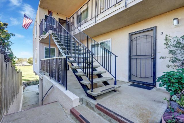 4712 W W Point Loma Blvd 4, San Diego, CA 92107