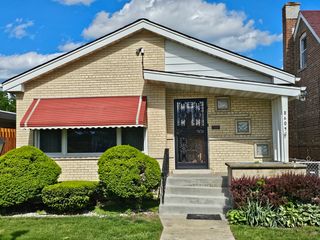 8605 S Calumet Avenue, Chicago, IL 60619